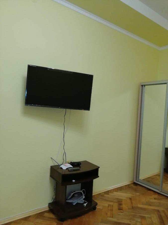 Apartment Ak. Kuchera Street リヴィウ エクステリア 写真
