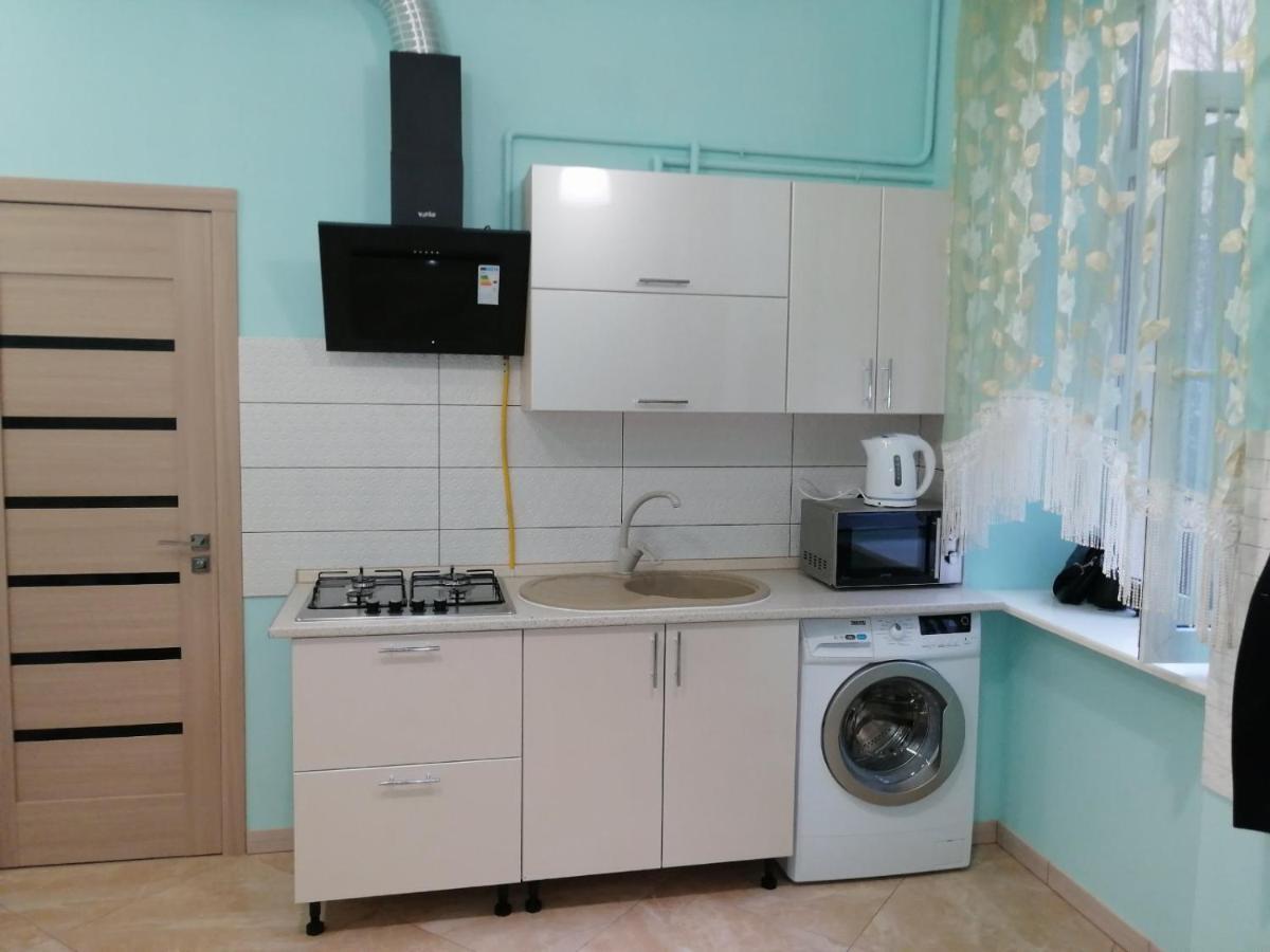 Apartment Ak. Kuchera Street リヴィウ エクステリア 写真